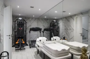 Villa Monte Leone by Konnect with Pool, Hot Tub, Spa Room & Stunning Seaview - Image 3