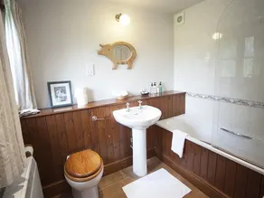 Pig Wig Country Cottage - Image 2