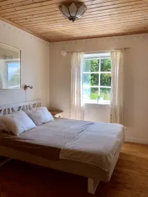 House with beautiful lake wive, boat can be rented. - Image 3