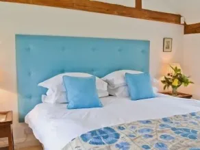 Priory Barn - ideal for large family groups. Sleeps 8/9 adults plus 3 children - Image 3