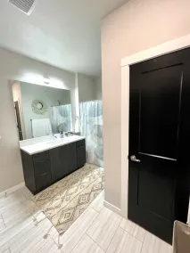 New Guest Suite 2br/1bth in DT Vancouver - pet friendly - Image 5