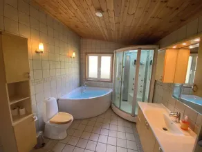 Quietly situated vacation home in a secluded location - Image 5