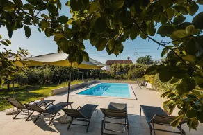 Affascinante villa con piscina e intrattenimento all'aperto per un massimo di 6 ospiti - Image 4