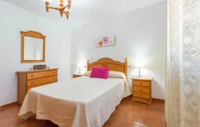 Stunning Home In Padul - Image 3