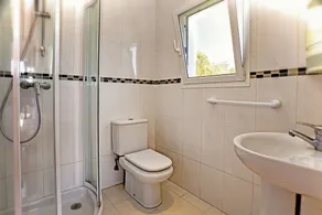 Großer privater Pool, kostenloses WiFi, ruhiger und privater Bereich, ideale Lage - Image 3