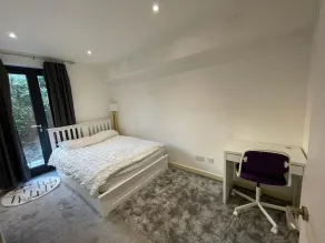 Lovely 2 bed apartment in kings cross - Image 4