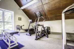 Gamekeepers Hide - Stunning cottage with two heated pools feet away - Image 2