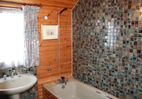 Charming detached holiday home on lovely Goose Green, in Gullane. Pet & child friendly. Sleeps 8. - Image 4