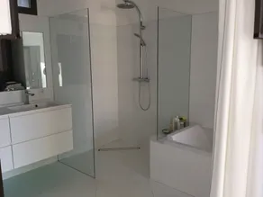 Stor luksusvilla med swimmingpool, enestående udsigt over bugten - Image 4