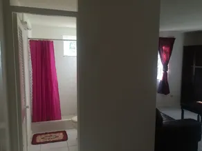 Villa, 4 camas, 3 banheiros, 1 minuto da praia de carro ou passeio de 10 minutos - Image 3