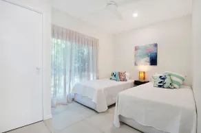 Sunny 2 bedroom 1 bathroom,  north facing balcony free use bikes & kayaks & wifi - Image 5