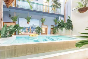 AMAZING location with pool and rooftop A2 - Image 3
