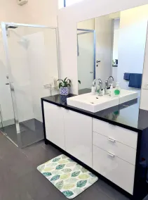 Cute, cozy country escape in a new unit close to cherry and strawberry orchards - Image 3