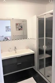 Delightful studio apartment just minutes from the sea - Image 3