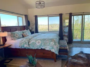 Luxury King, Incredible 360 Views, AC, Balcony, Dogs, 3 miles town trails, lakes - Image 4