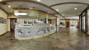 Comfort Meets Affordability, Free Parking, Outdoor Pool, Pets Allowed - Image 3