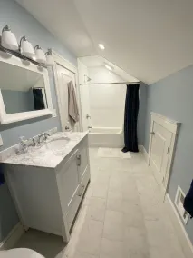 Spacious private 3rd floor studio suite with private ensuite bathroom - Image 3