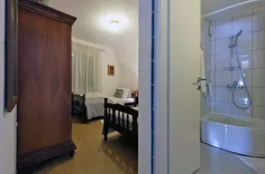 5 min Walk to the Beach,  Wi-Fi, Aircon, Parking, family friendly - Image 2