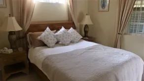  luxury apartment with plunge pool, (sole use) terrace and sea views - Image 2