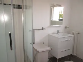 grand T3 rez de chaussée dans maison individuelle - Image 2