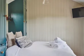 The Hangout Hut - Luxury Cottages - Image 5