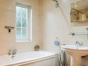 3 bedroom accommodation in New Galloway - Image 2