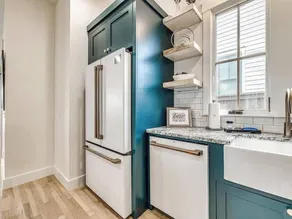 2 King Suites | Sleeps 11 | Screened Porch - Image 4