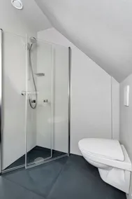 Central Guest House - Bedroom with Private Bathroom - Image 5