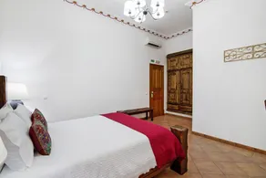 Camera 'Quarto Vermelho - Vista Cortile' con Piscina Condivisa, Wi-Fi e Aria Condizionata - Image 5