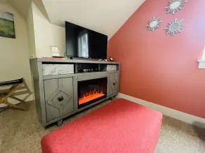 10 mins U of O, Autzen, airport HOT TUB, park, Quiet location! - Image 4