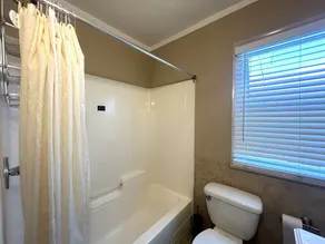 ELIS APARTMENT - Image 4