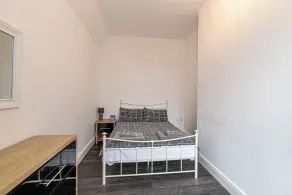 Two Bedroom Apartment by Guestz - Image 4