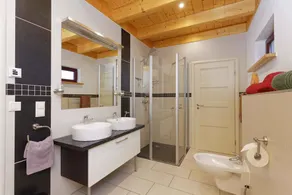 Casa vacanze confortevole con cabina a infrarossi e giardino - Image 4