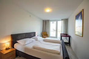 Cosy Apartment With Balcony - Image 4