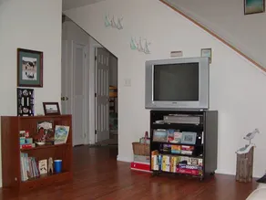 Misty Manor - 3BR home, sc. porch & NO PETS. NO LINENS PROVIDED - Image 4