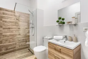 ARI Central Grand Apartment - Image 3