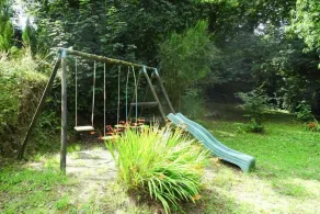 Country House With Canoe and Tree House - Image 3