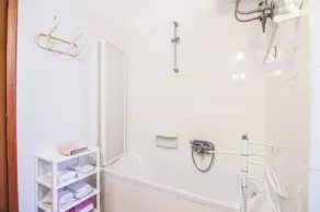 Villa mit 2 geräumigen Apartments für 2 x 7 Personen und Pool in der Nähe von Pisa und dem Meer - Image 3