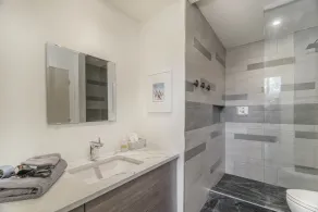 Executive 2 BR West Bellevue - Clyde Hill - Image 4