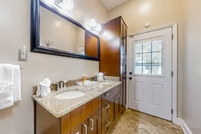 Spacious and quiet home with private patio & enclosed yard - Image 4
