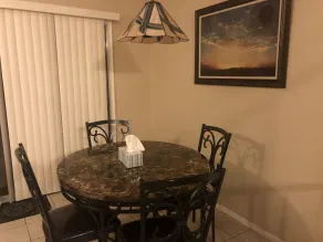 3 bedrooms & 2 full bath close to westgate in Glendale - Image 4