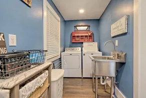 Red Door Retreat House & Cottage on Lake Chatuge- by Chatuge Home Concierge<br>Lakefront, private dock, fire pit, hot tub - Image 2