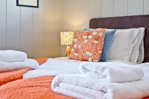 Perry Lodge, Strawberryfield Park - Hot Tub - Free Parking & WiFi - Image 5