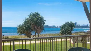 Bilinga Beach 4 - Absolute Beachfront - Image 5