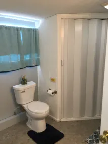 3 bedrooms sleeps up to 10 people - Image 4