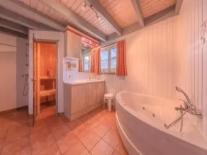 Ferienhaus mit Terrasse und Balkon - Image 4