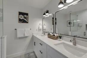 Hidden Gem - Ideal 4 Bedroom Centennial House - Image 4