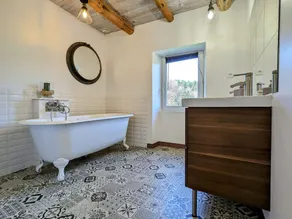 Renovated farmhouse with private garden, wood stove and terrace - Image 3