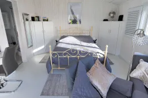 THE CABIN, romantic, country holiday cottage in Lyme Regis - Image 4