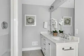 Upscale Beach House - Image 4